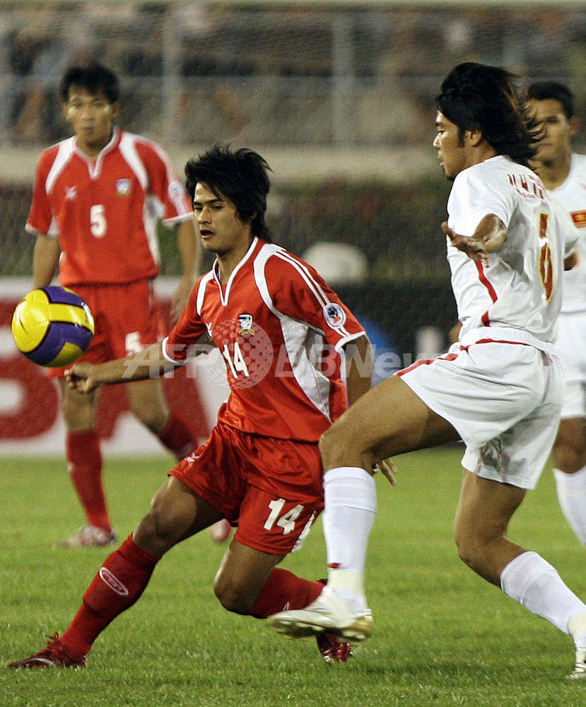 サッカー Aseanチャンピオンシップ タイ 2試合合計2 0でベトナムを降し決勝進出 タイ 写真6枚 国際ニュース Afpbb News