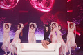 韓国のケーブルテレビ局エムネット（Mnet）が放送する音楽番組「エム・カウントダウン（M countdown）」の公開収録で、パフォーマンスを披露する歌手のソンミ（Sun-Mi、2014年2月27日撮影）。(c)STARNEWS