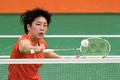 リオデジャネイロ五輪、バドミントン女子シングルス1回戦。リターンを打つ山口茜（2016年8月15日撮影）。(c)AFP/Jim WATSON