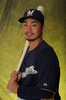 米大リーグのミルウォーキー・ブルワーズ（Milwaukee Brewers）が17日、キャンプ地の米アリゾナ（Alizona）州メリーベル（Maryvale）でメディア向けのフォトデーを開催した。

ポーズをとる青木宣親（Norichika Aoki、2013年2月17日撮影）。(c)AFP/Getty Images/Rich Pilling