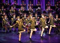 ロシア・モスクワで開催の国際軍隊音楽祭「スパスカヤ塔」で、パフォーマンスを披露する北朝鮮の朝鮮人民軍の合唱団「功勲国家合唱団」（2019年8月26日撮影）。(c)Alexander NEMENOV / AFP