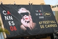 第61回カンヌ国際映画祭（The 61st Cannes Film Festival）の会場に飾られたポスター（2008年5月12日撮影）。(c)AFP/VALERY HACHE