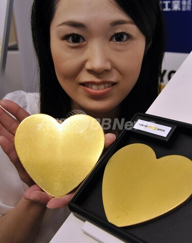 重さ1キロの純金ハート、東京ゴールドウィーク 写真4枚 国際ニュース
