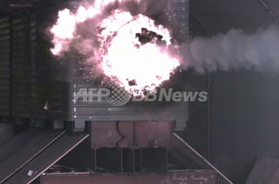 レールガンの発射試験を実施、米海軍研究施設