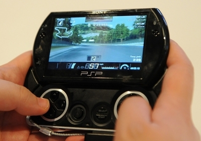 ソニー、「PSP Go」ベースのスマートフォンを来春発売か