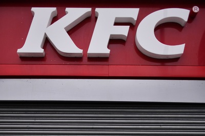 英KFC、一部店舗が休業継続へ 食べられず警察に問い合わせも