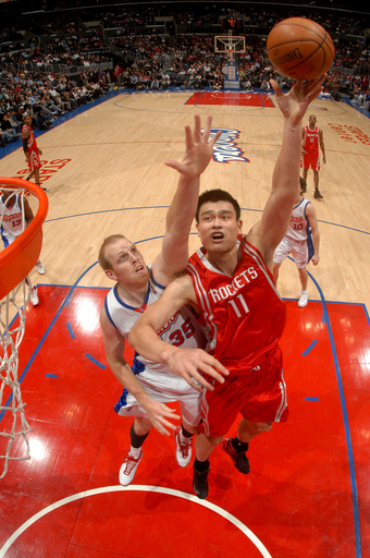 ロケッツ クリッパーズを降しシーズン8勝目