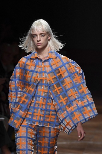 「アンリアレイジ」18年春夏