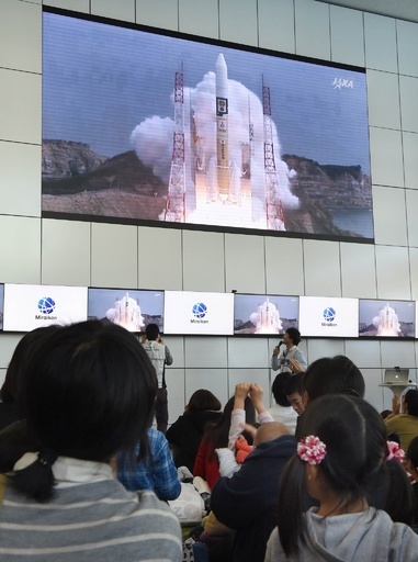 「はやぶさ2」載せたH2Aロケット、打ち上げ成功