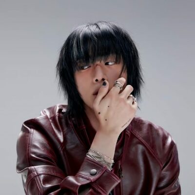 BTSのJIN、新アルバムで大胆なロッカー変身