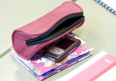 携帯電話でヌード写真送った少女らに「児童ポルノ罪」適用か、米国