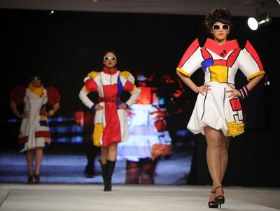 2011年イスラマバード・ファッションウィーク、地元学生が作品を発表