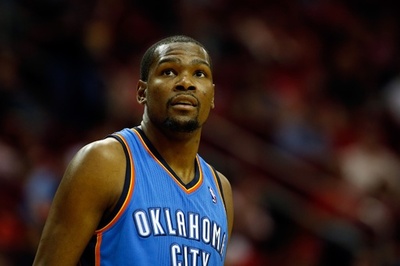 デュラントがジョーダン氏の記録に並ぶ、試合はロケッツが勝利