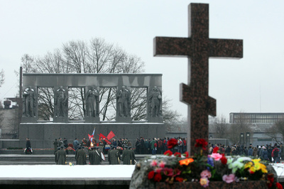 床板の下から迫撃弾、レニングラード包囲戦のものか ロシア・サンクトペテルブルク