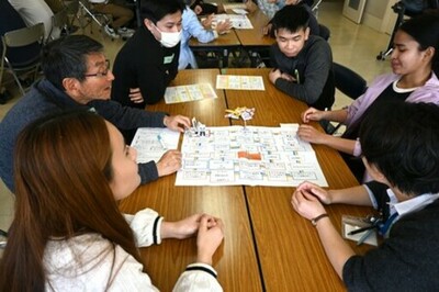 富士河口湖町で「多文化共生交流事業」を開催！日本人住民と8カ国の留学生らがフリートークを楽しんだ