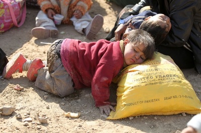 IS、撤退時に1500家族をモスルの空港に連行 国連