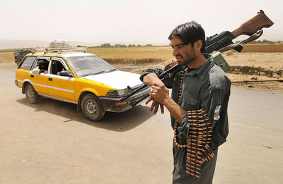 警官の殺害1日平均6-10人、アフガニスタン