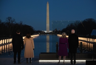 バイデン氏首都入り、米コロナ死者40万人追悼 就任式前夜