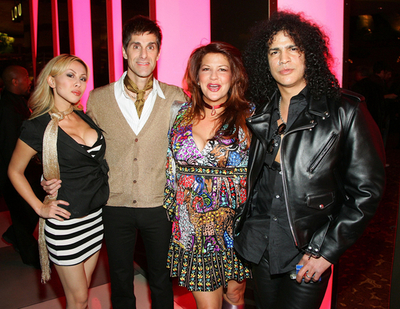 ビートルズ・ショー「LOVE」のテーマ・ラウンジがオープン - 米国