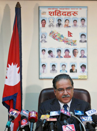 ネパール毛派首相が辞任、参謀長解任めぐり政権崩壊