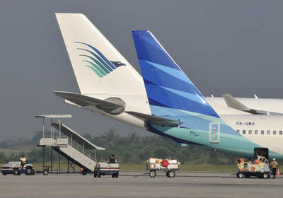 着陸装置に隠れ危険な「空の旅」、男性を空港で発見 インドネシア