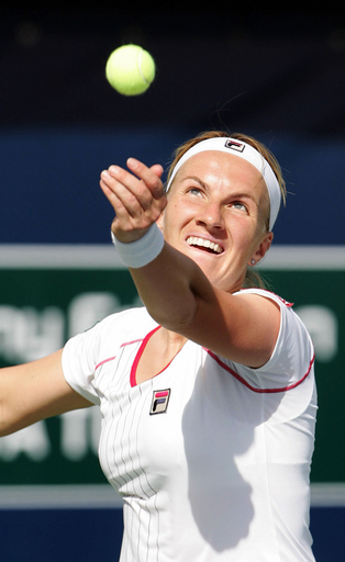 クズネツォワ サファロワをストレートで退け準々決勝進出