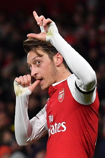 アーセナル、エジルの活躍で5発大勝もラカゼット負傷