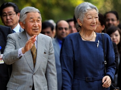 インドご訪問の両陛下、ニューデリー市内の庭園を散策