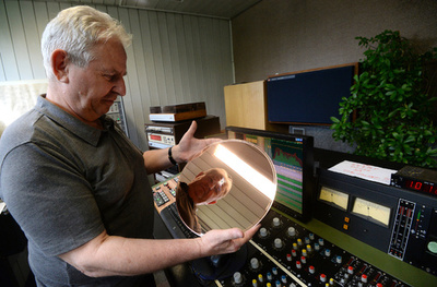 レコード盤を復活させるチェコの村