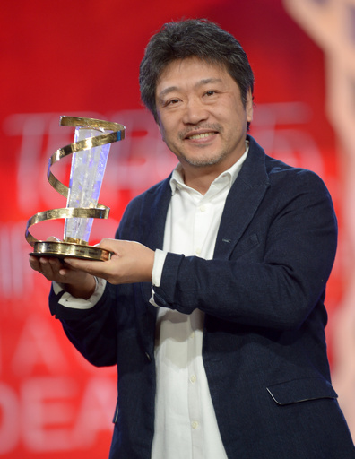 カンヌ国際映画祭開幕、是枝監督が「海街」語る