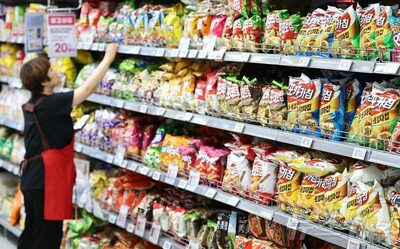 チキン味ポテトチップスも登場…韓国食品業界で「異色コラボ」拡大