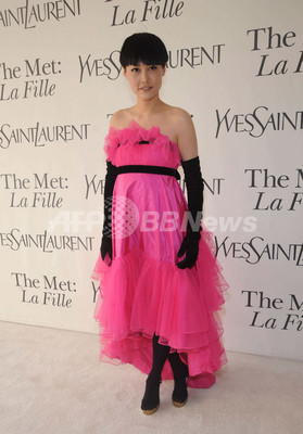 菊地凛子とダイアン クルーガー イヴ サンローラン のドレスで競演 写真5枚 ファッション ニュースならmode Press Powered By Afpbb News