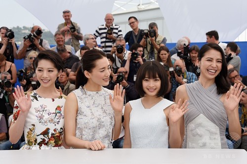 【写真特集】『海街diary』上映、綾瀬さんらレッドカーペットに カンヌ 【写真特集】『海街diary』上映、綾瀬さんらレッドカーペットに カンヌ
