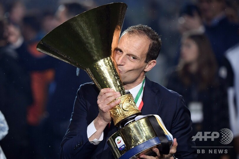 ホーム最終戦のユベントス、ファンが指揮官とバルツァッリに別れ