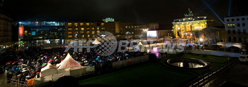 ベルリンの壁崩壊20年、各国首脳が式典に出席 市民10万人超集まる