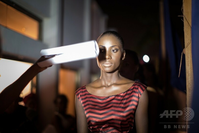 サプールもパフォーマンス、コンゴでファッションウィーク開催