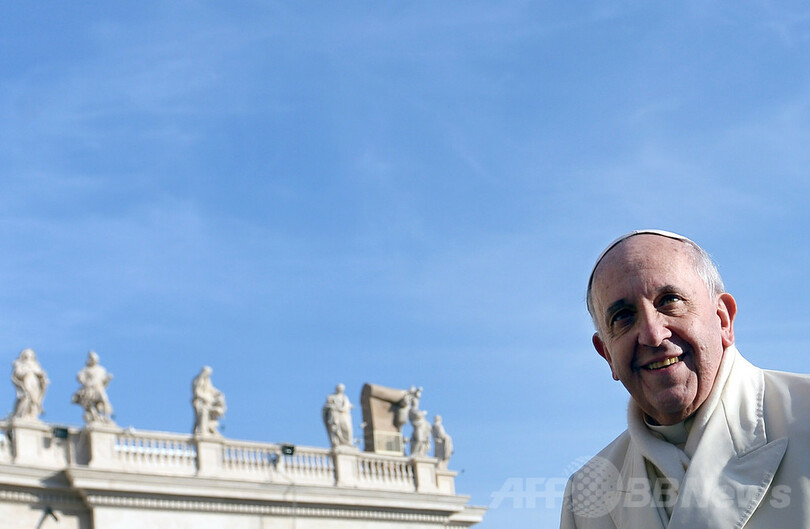ローマ法王がバレンタインに婚約カップル招待