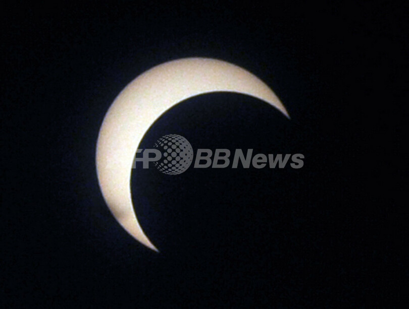 太陽の光がリング状に見える「金環日食」、アフリカやアジアで観測