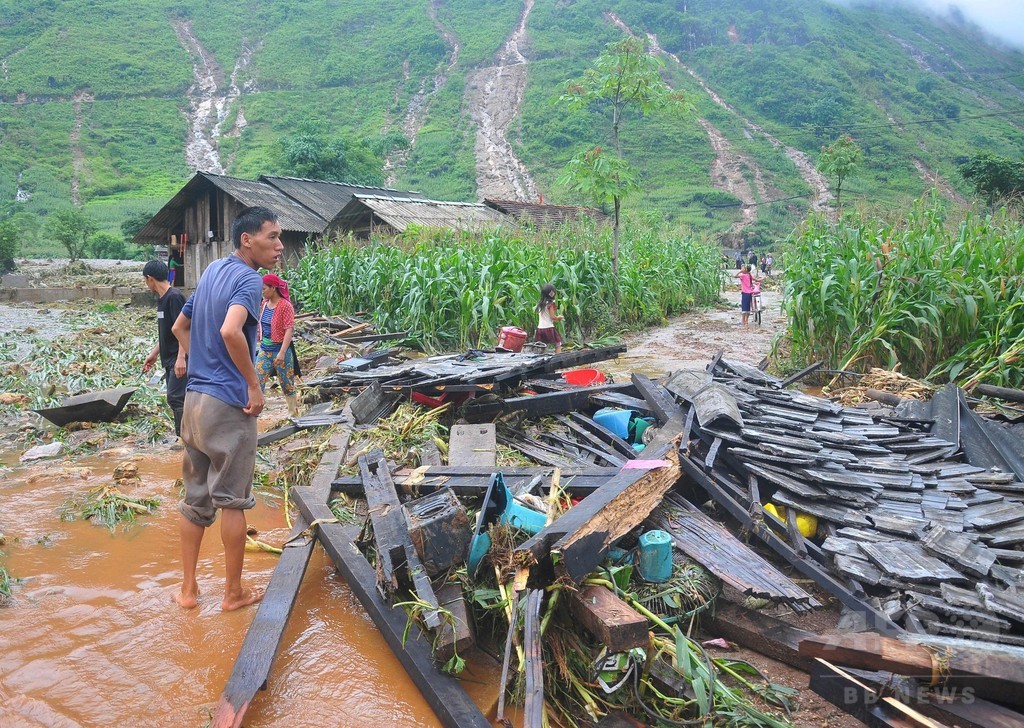 嵐に見舞われたベトナム北部、鉄砲水や土砂崩れで15人が死亡 嵐に見舞われたベトナム北部、鉄砲水や土砂崩れで15人が死亡