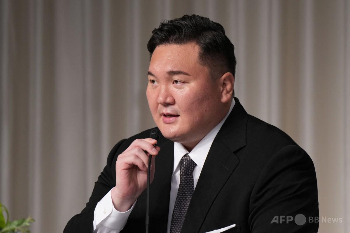 元横綱・白鵬氏が会見 日本相撲協会を退職 写真7枚 国際ニュース