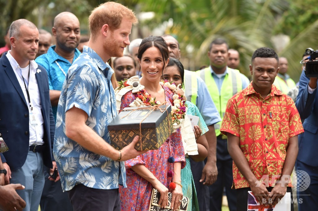 メーガン妃 フィジーで女性教育の振興を熱弁 ヘンリー王子の出る幕なし 写真32枚 国際ニュース Afpbb News