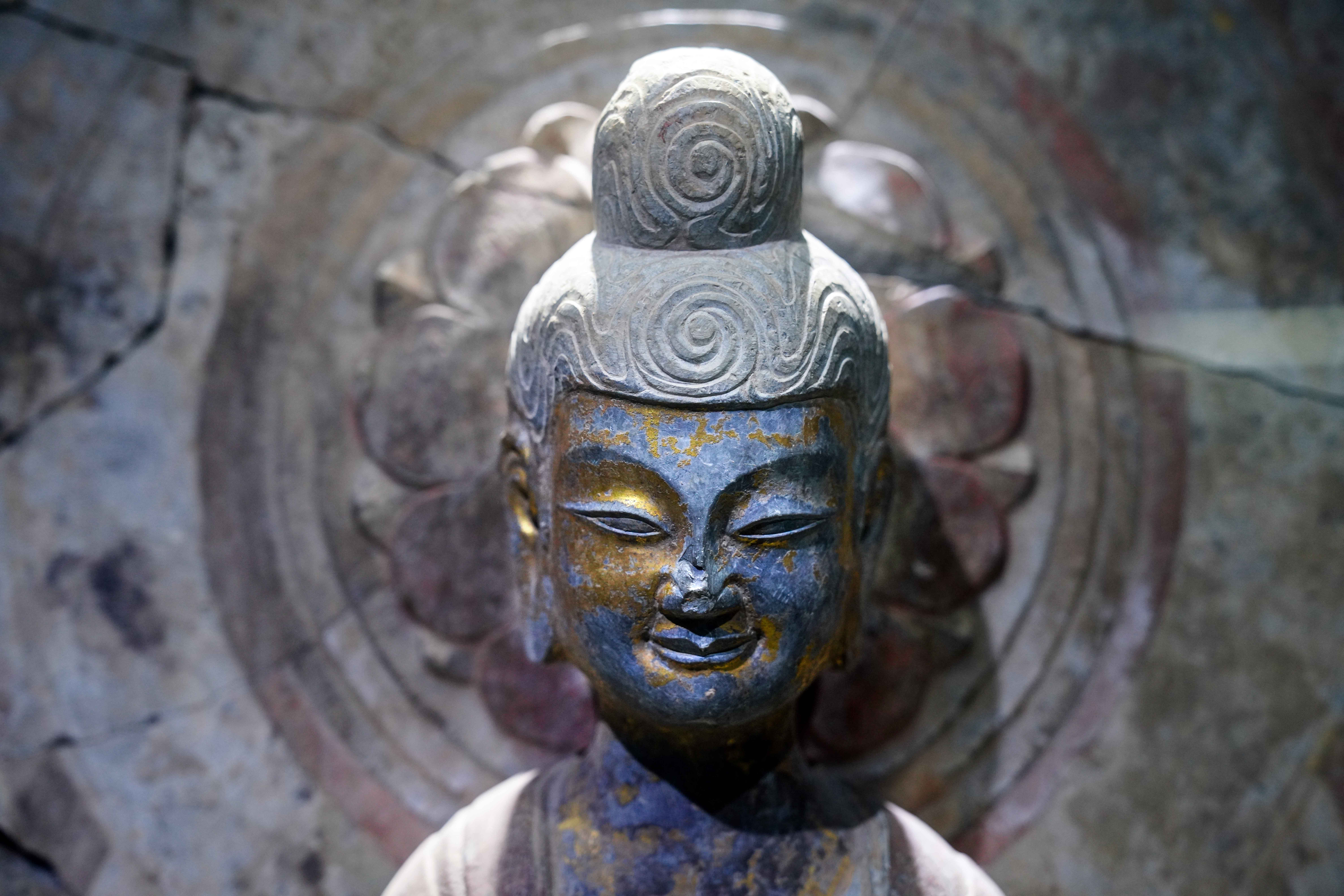 中国山東省の仏像 端正な表情が魅力 穴蔵から見つかった精巧な仏像たち 中国・山東