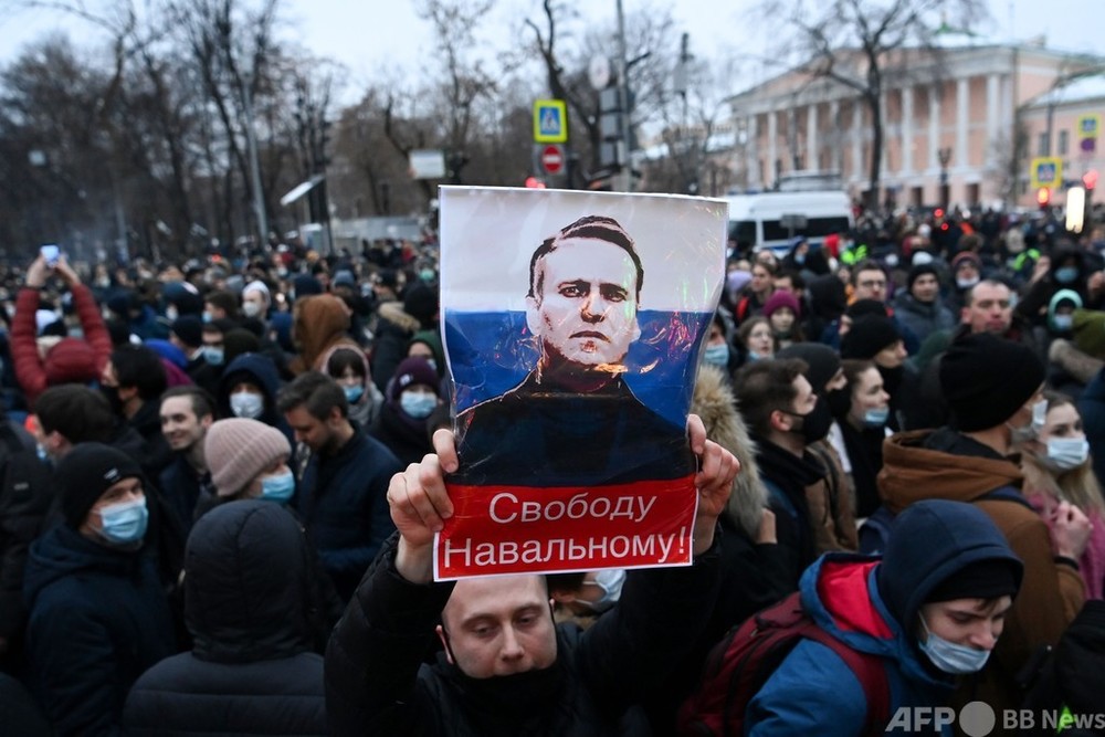 ロシア100都市以上でデモ、ナワリヌイ氏の釈放要求 2500人超拘束