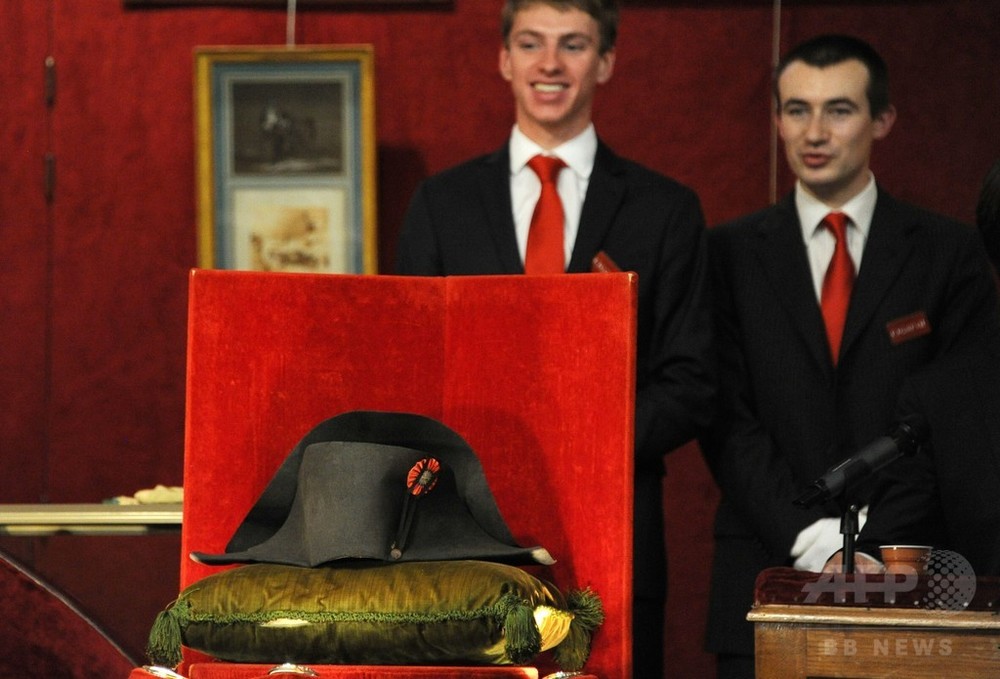 ナポレオンの 二角帽子 約2億7000万円で落札 写真4枚 国際ニュース Afpbb News