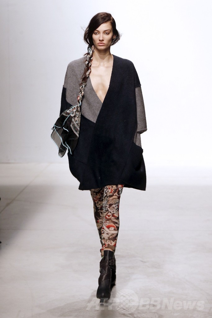 ＜14/15年秋冬パリコレクション＞レオナール