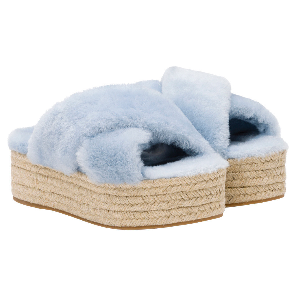 「ミュウミュウ」限定のエスパドリーユが大阪に