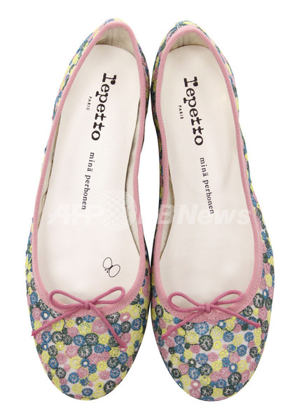 レペットがミナ ペルホネンとコラボ、キュートなバレリーナシューズが登場