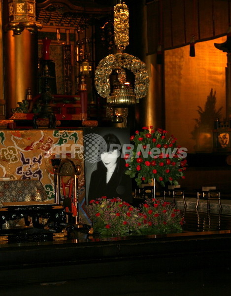 世界的モデル「山口小夜子さんを送る夜」 約1000人が参列