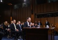 米上院情報委員会公聴会で証言するジェームズ・コミー前FBI長官（2017年6月8日撮影）。(c)AFP/MANDEL NGAN