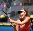 テニス、マドリード・オープン、女子シングルス3回戦。リターンを打つマリア・シャラポワ（2015年5月6日撮影）。(c)AFP/GERARD JULIEN